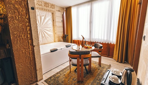 Superior Room, Bathtub