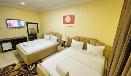 Family Double Room, City View