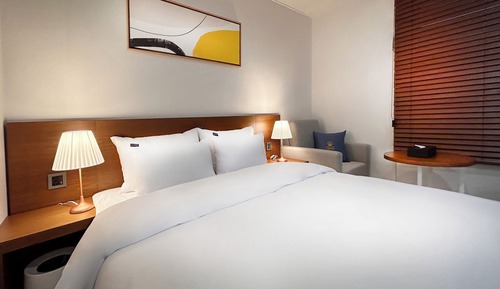 Deluxe Double Room, 1 Queen Bed, City View