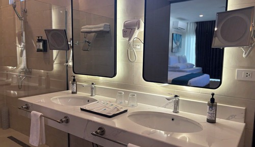 Honeymoon Room, Balcony, Pool View
