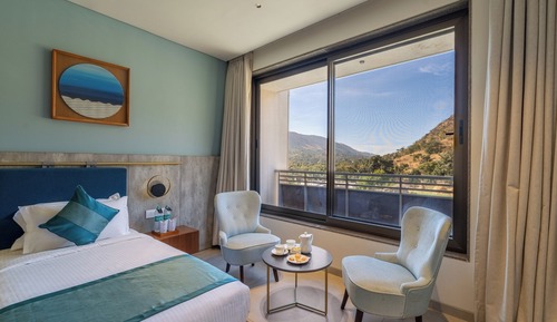 Deluxe Double Room, Courtyard View