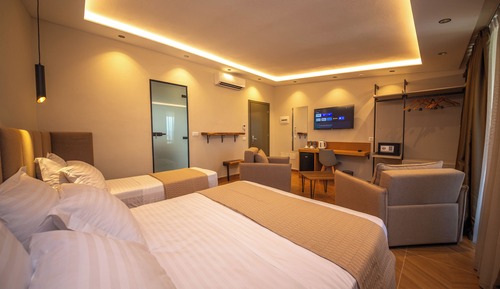 Triple Room, Balcony