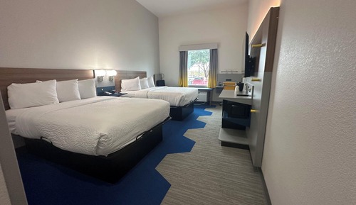Room, 2 Queen Beds, Accessible, Non Smoking