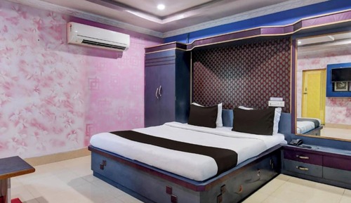 Deluxe Suite, City View
