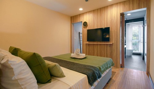 Grand Superior with Bathtub