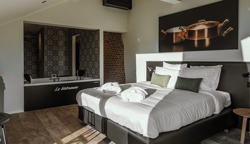 Superior Suite, 1 Bedroom, Hot Tub, Garden View