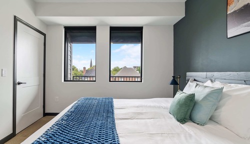 Deluxe Apartment