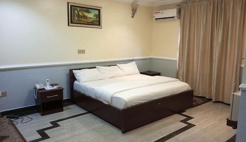 Comfort Room, Balcony, City View