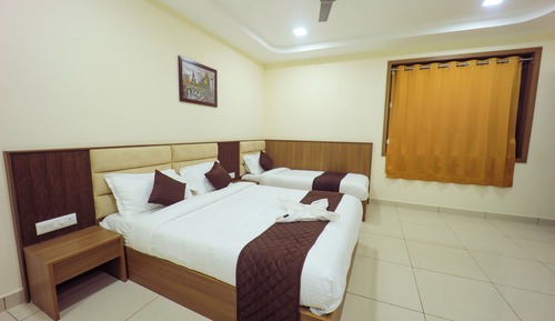 City Triple Room