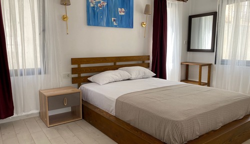 Deluxe Condo, Mountain View