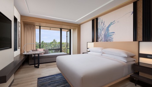 Deluxe Room, 1 King Bed, Non Smoking, City View