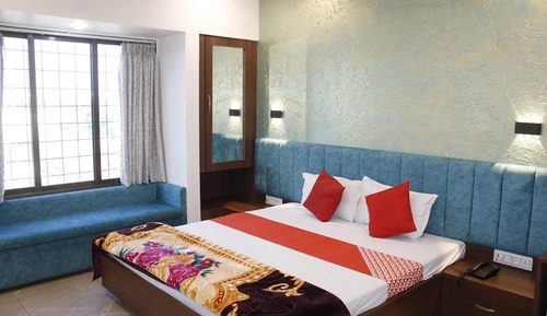 Deluxe Suite, City View