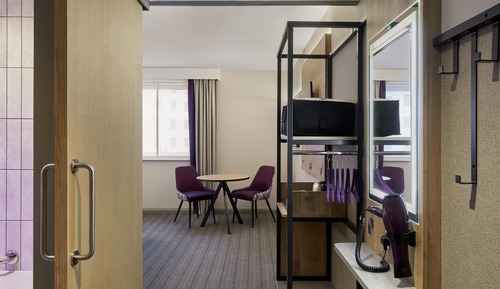 Standard Twin Room, Accessible Bathtub