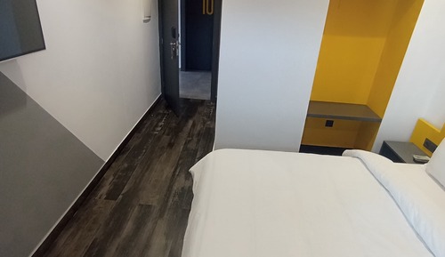 Single Room, Balcony