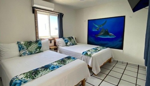 Standard Quadruple Room, Partial Sea View