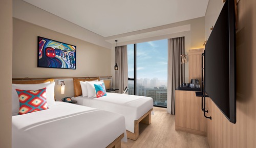Room, 2 Twin Beds, Non Smoking, City View