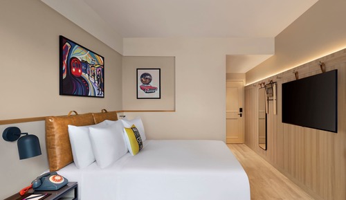 Room, 1 Queen Bed, Non Smoking, City View