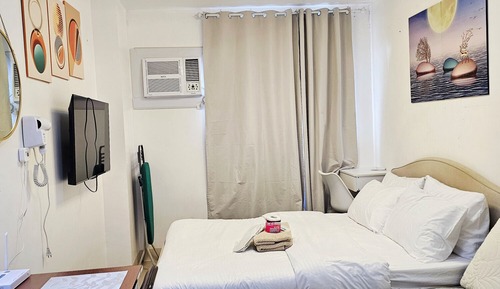 Standard Studio, 1 Queen Bed with Sofa bed, City View