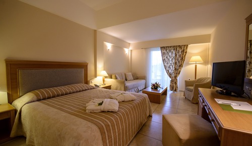 Standard Double or Twin Room, Balcony, Garden View