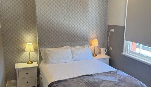 Queen Deluxe Park View, Shared Bathroom