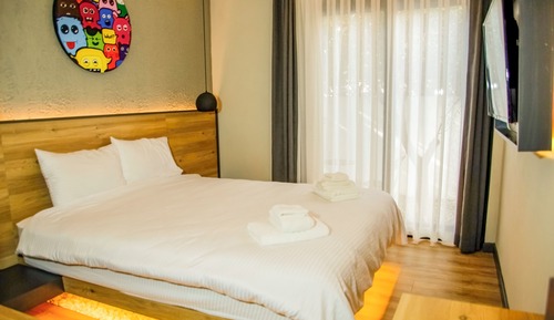 Standard Room, 1 Queen Bed, Garden Area