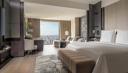 Premier Room, 1 King Bed, City View (Grand)