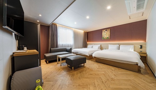 Panoramic Room