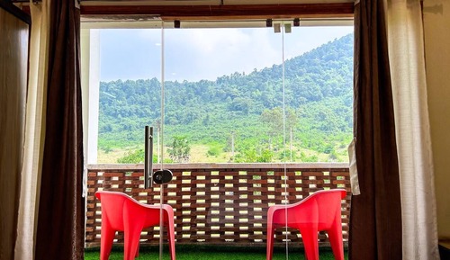 Executive Room, Hill View