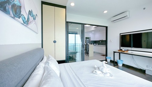 Comfort Studio, 1 Queen Bed, Non Smoking, Balcony