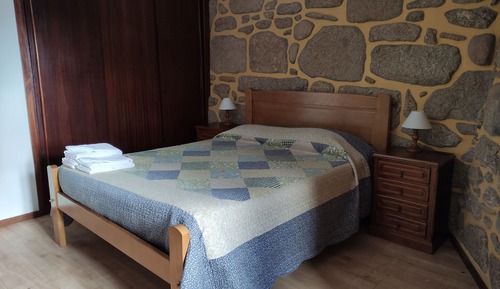 Traditional Cottage, 2 Bedrooms, Fireplace, Mountainside