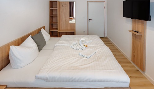 Basic Twin Room, 2 Twin Beds, City View