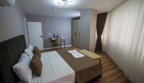 Deluxe Apartment, City View