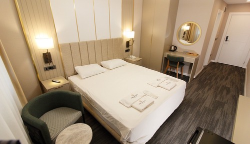 Standard Double Room, 1 Queen Bed