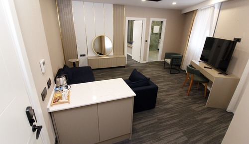 Deluxe Suite