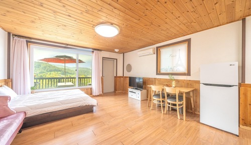 Basic Room, 1 Bedroom (Peridot)