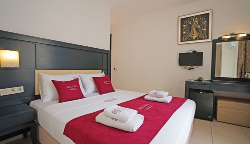 Basic Double or Twin Room, Balcony, Beach View