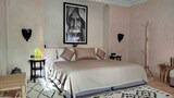Deluxe Double Room Single Use, Garden View