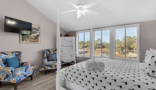 House, Multiple Beds, Balcony (St Thomas Square 109 - No Pets)