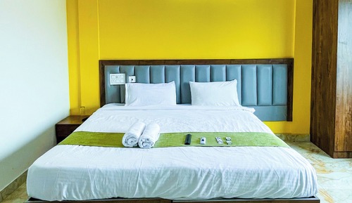 Deluxe Room, 1 Queen Bed, City View