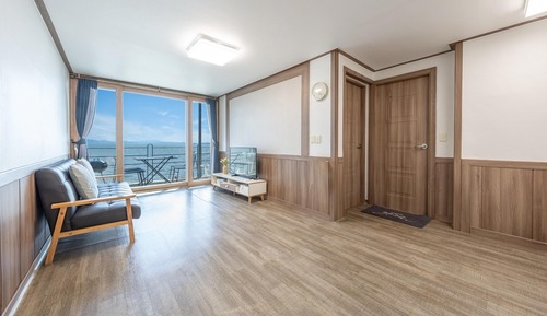 Basic Room, 1 Bedroom (Room 202)