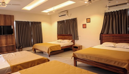 Deluxe Quadruple Room with View