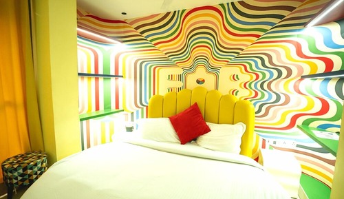 Ibiza Trippy Suite with Jacuzzi