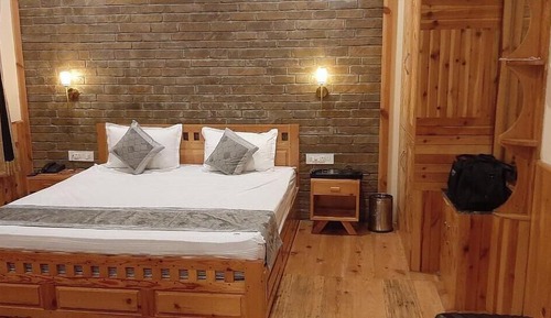 Premier Room