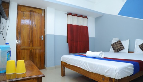 Economy Room, 1 Queen Bed