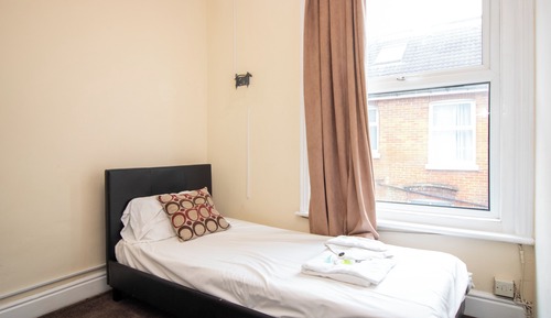 Basic Room, Ensuite