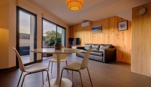 Studio, Terrace