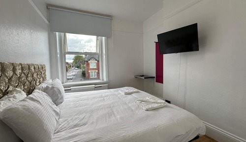 Basic House, Multiple Bedrooms