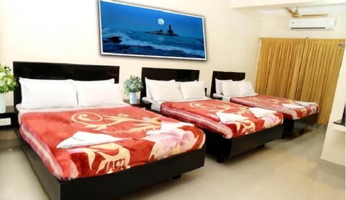 CLUB THREE BEDDED AC