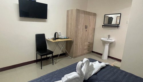 Standard Room, 1 Queen Bed (Room 4)