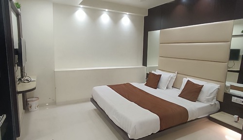Deluxe A/C Room